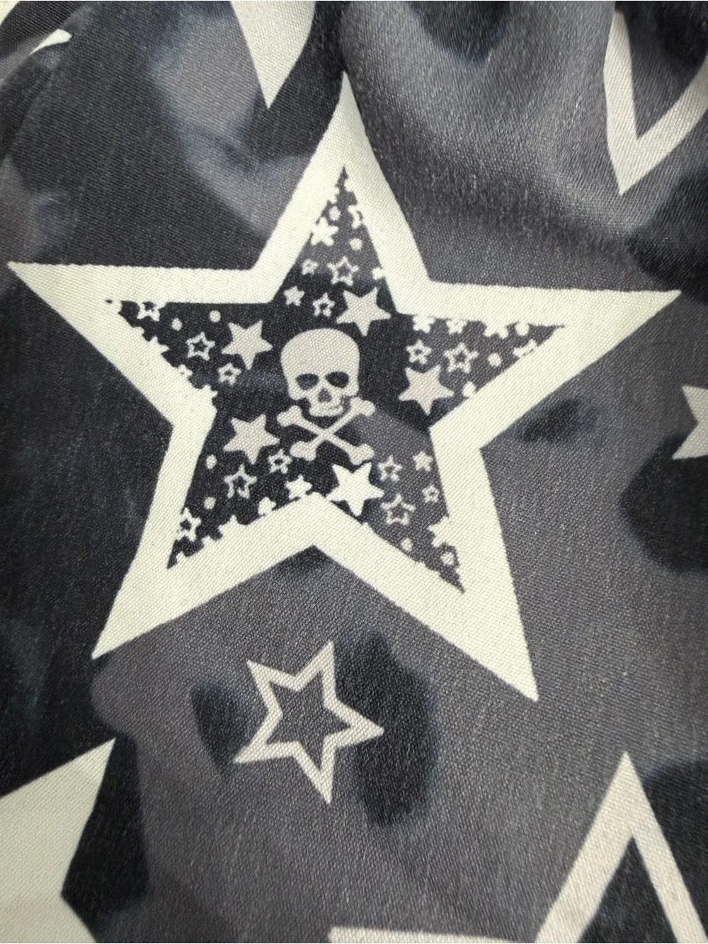ROMWE Men’s Medium Gray Camo Star Print Athletic Shorts Skull